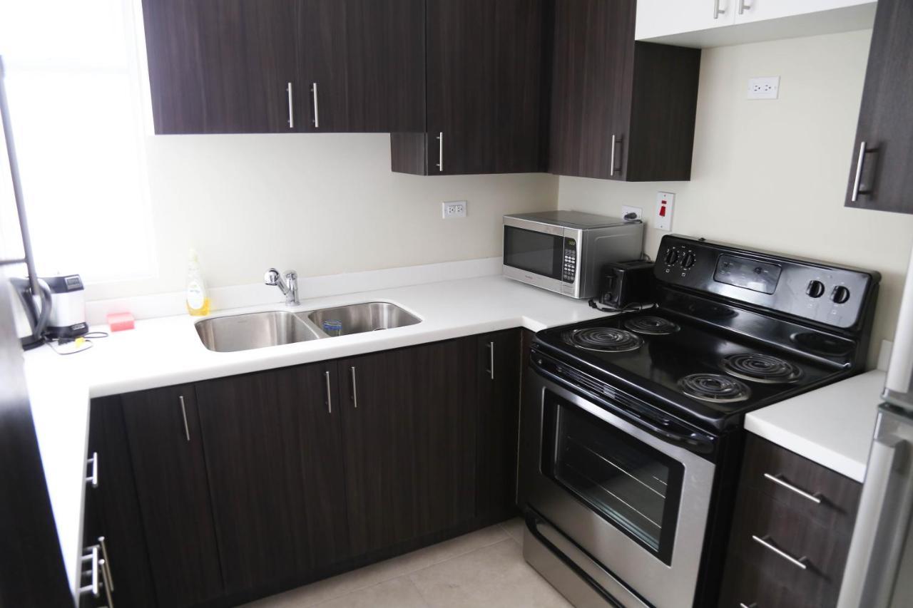 New Kingston Luxurious Secure Condo Exterior foto